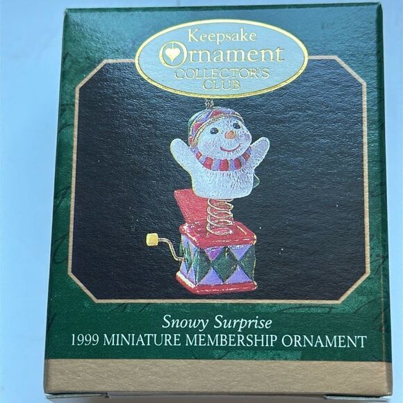Vintage 1999 new in box Hallmark Snowy Surprise miniature keepsake ornament - Picture 1 of 5